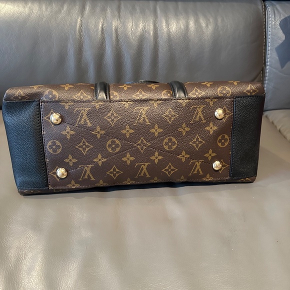 Louis Vuitton Soufflot MM - Picture 6 of 13